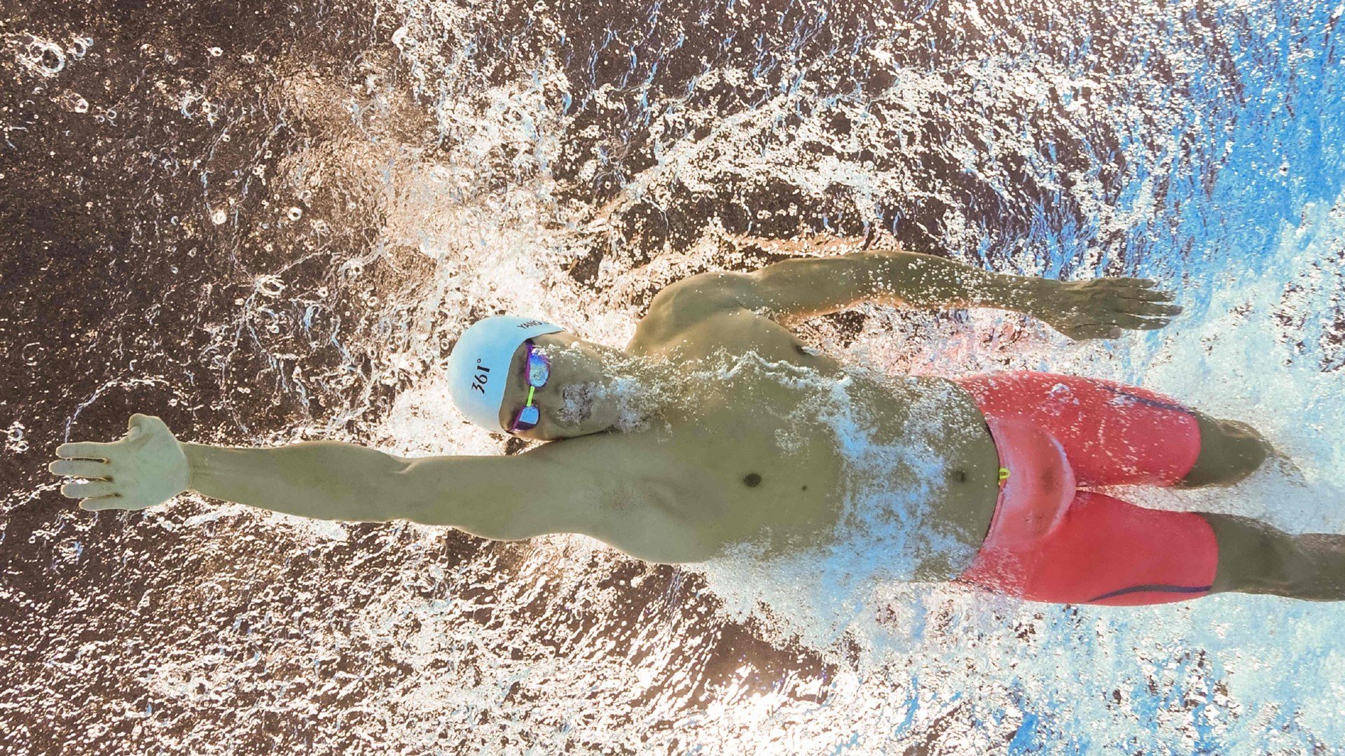 猛龙强势拿下深圳队，欧文成为关键先生