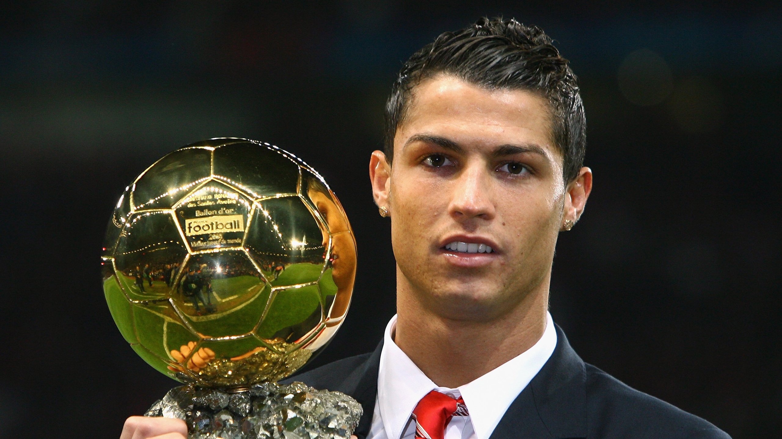 萨卡，在美加墨的星空下，扛起一个民族的重量